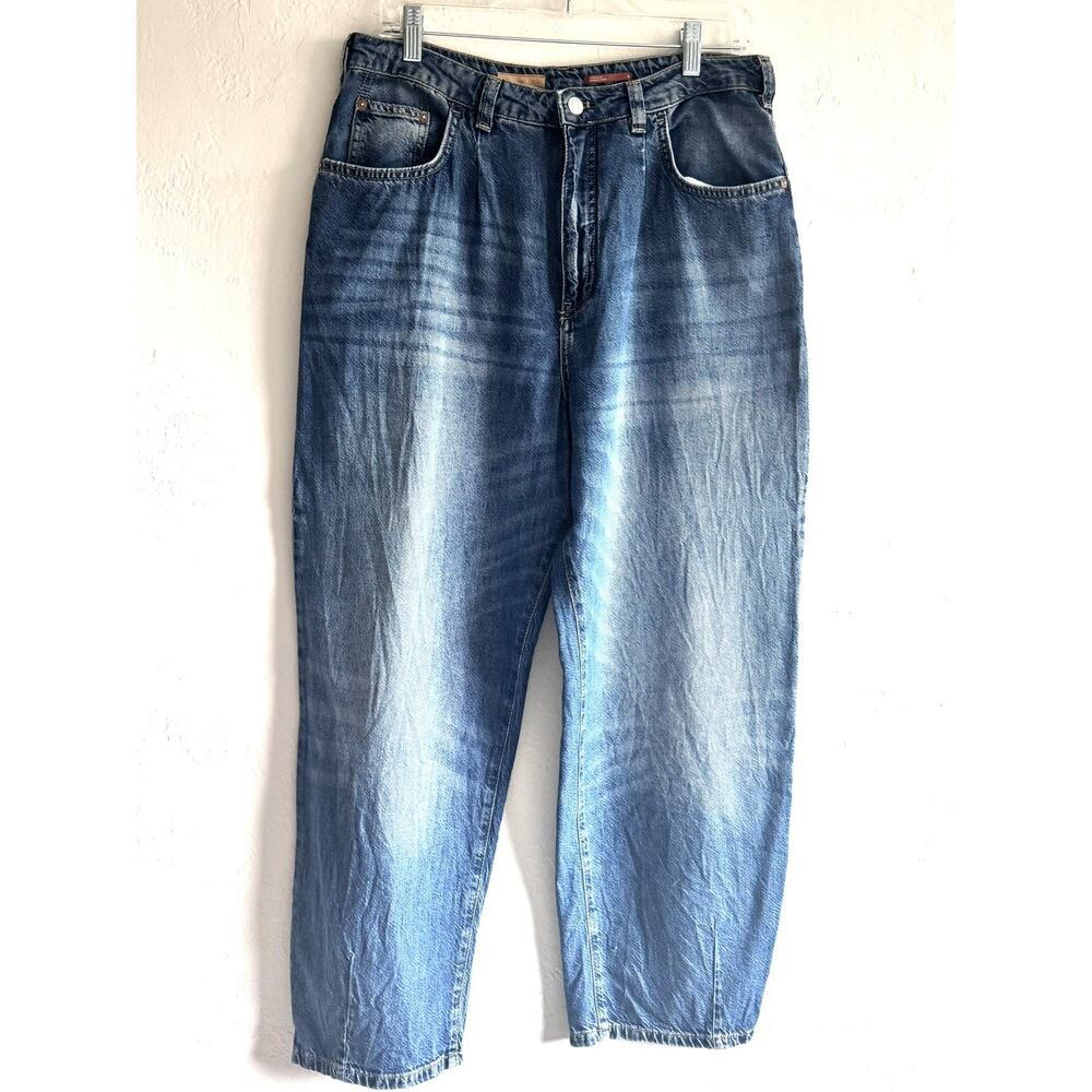 Anthropologie Pilcro Women's The Breaker Barrel Jean Size 32